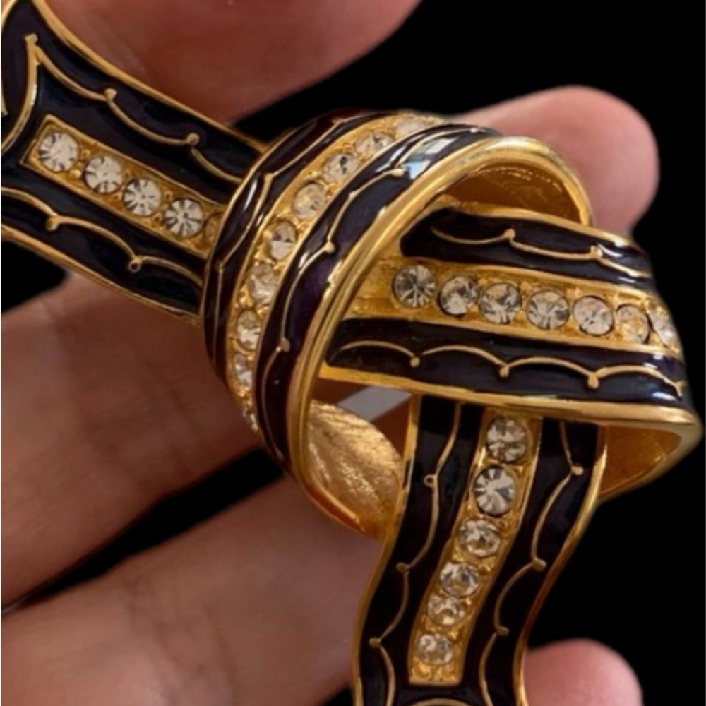 Joan Rivers Ribbon Brooch - Picture 2 of 5